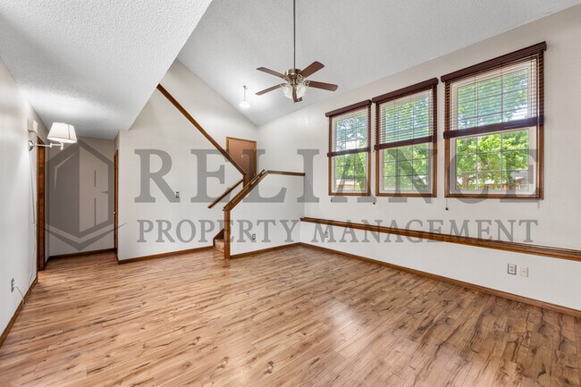 Building Photo - 1111 E Redwood Rd