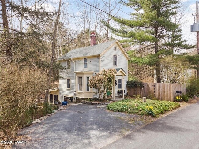 Building Photo - 144 Sawkill Ave