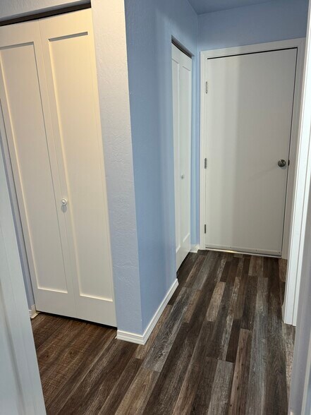 Building Photo - 191 47th Ave SE