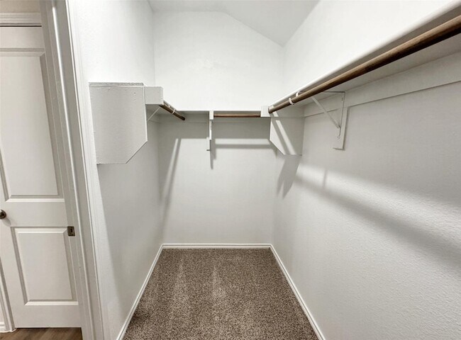 Building Photo - 810 Shear Dr