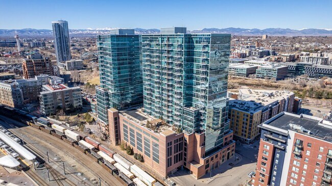 Building Photo - 1700 Bassett St