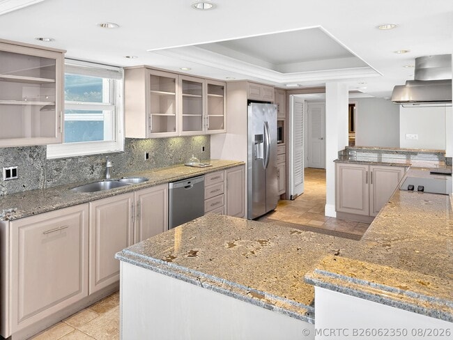 Building Photo - 2000 S Ocean Dr