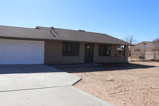 Building Photo - Spacious 3-Bedroom Home with Central A/C, ...