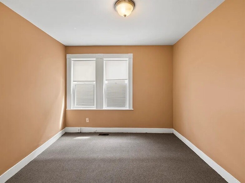 Building Photo - 115 Sagamore Ave