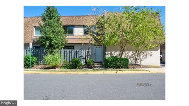 Building Photo - 3836 Miramonte Pl