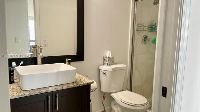 Building Photo - 3500 Mystic Pointe Dr