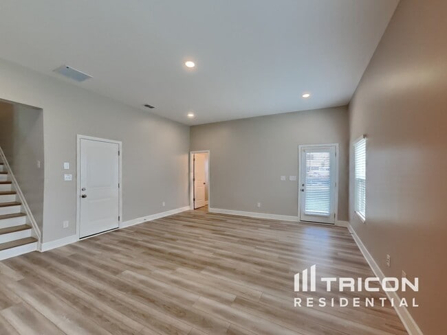 Building Photo - 3617 Apies St