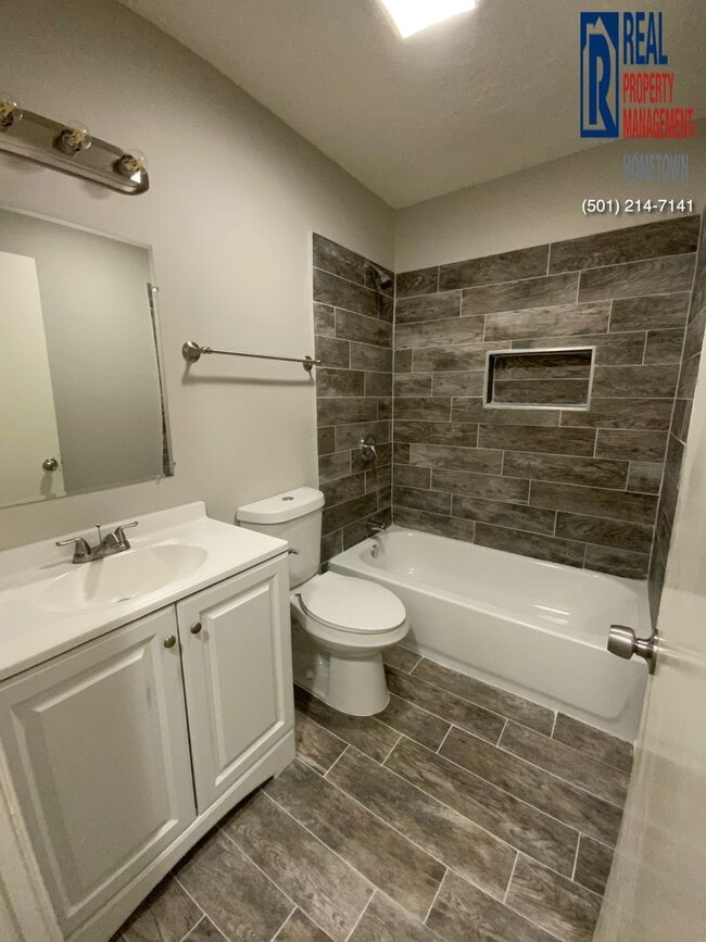 Building Photo - 14225 Clayton-