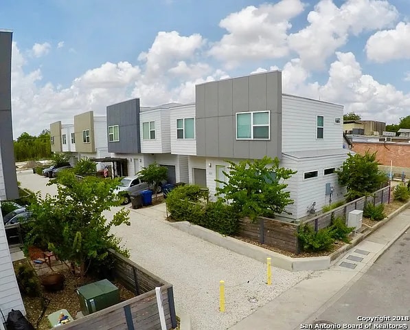 Primary Photo - 232 E Cevallos St