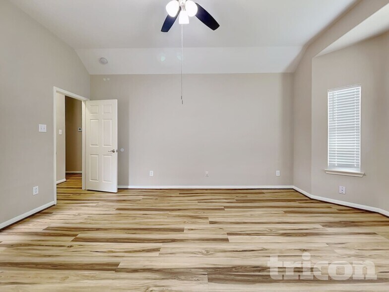 Building Photo - 8523 W Highlands Crossing