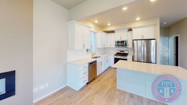 Building Photo - New Construction, Stylish Floorplan & Amen...