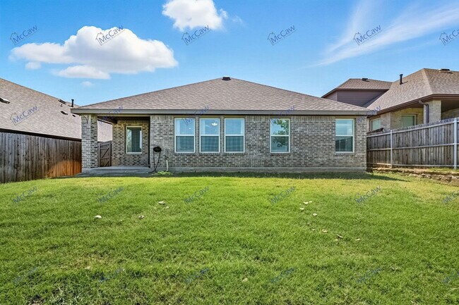 Building Photo - 3000 Llano Rd