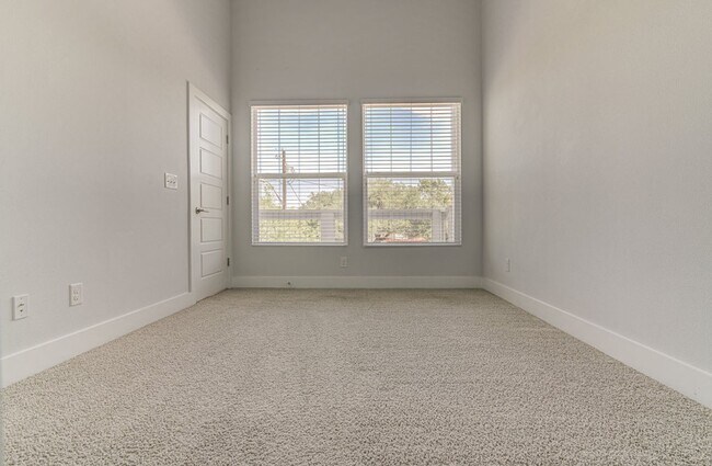Building Photo - Super Cute South Austin 3/2.5 Condo, built...