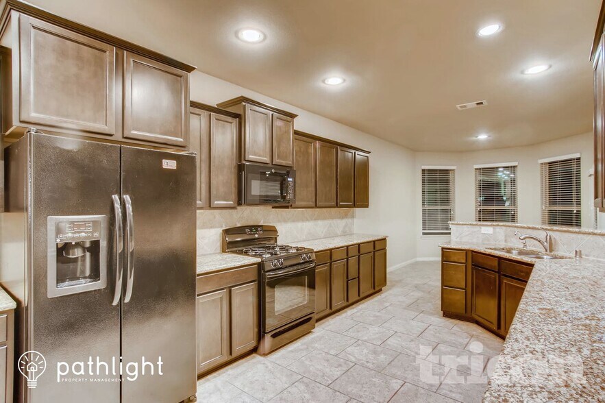 Building Photo - 4 Logan Creek Lane