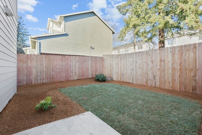 Building Photo - Beautiful 3 bed, 1.5 Bath SE Portland Rental Home!