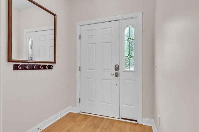Building Photo - 210 Raven Ridge Ct
