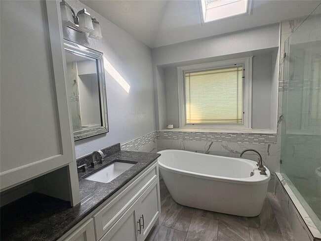 Building Photo - 3717 Barwick Dr