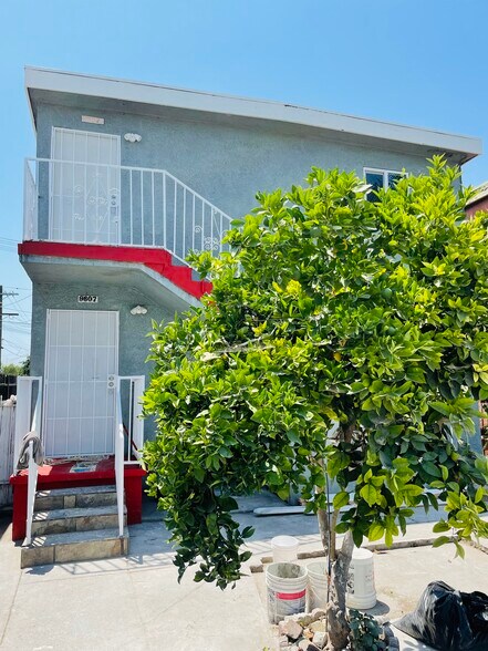 $2,370 a month - 9607 Avalon Blvd