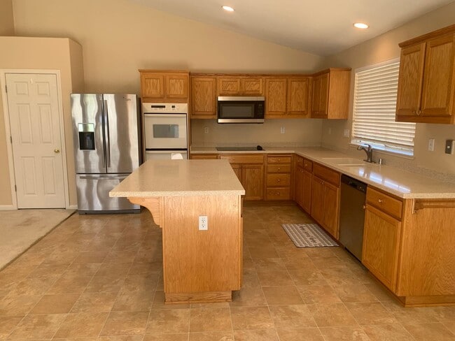 Building Photo - Paradise Valley Home!