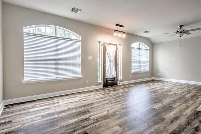 Building Photo - 518 Cedar Branch Dr