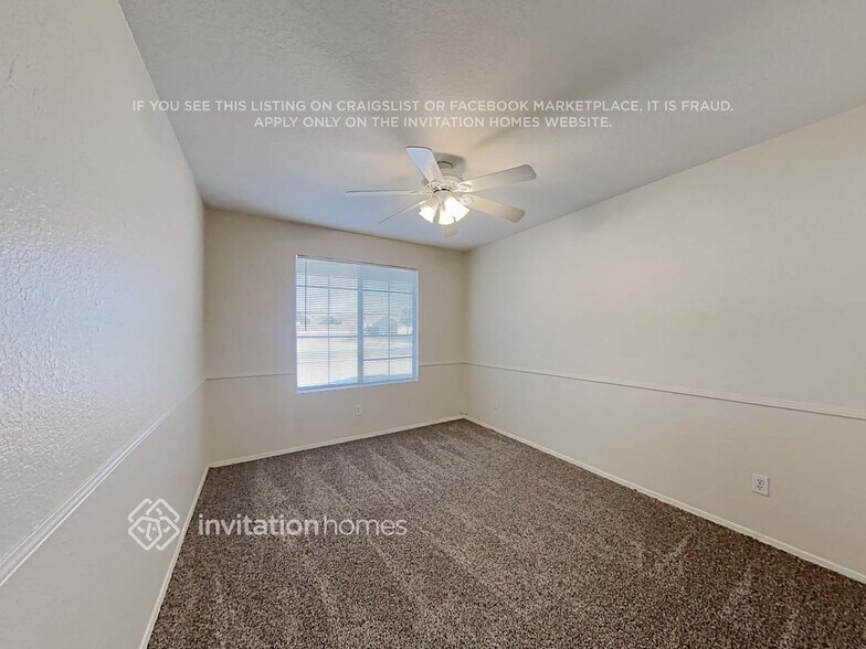 Building Photo - 14327 W Lamoille Dr