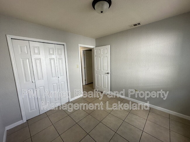 Building Photo - 403 Normandy St