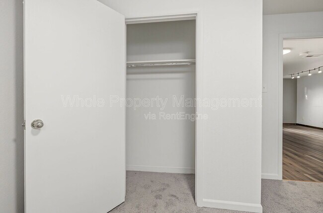 Building Photo - 7071 Ruth Way