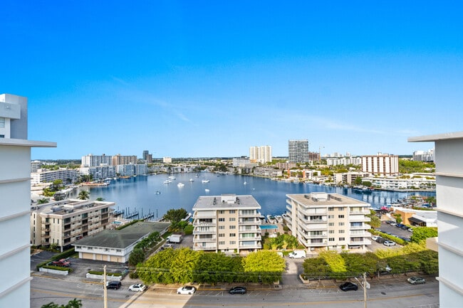 Building Photo - 121 Golden Isles Dr