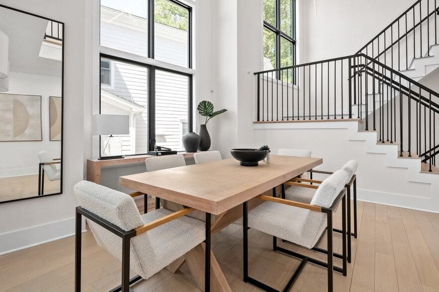 Building Photo - 10620 Parkwood Dr