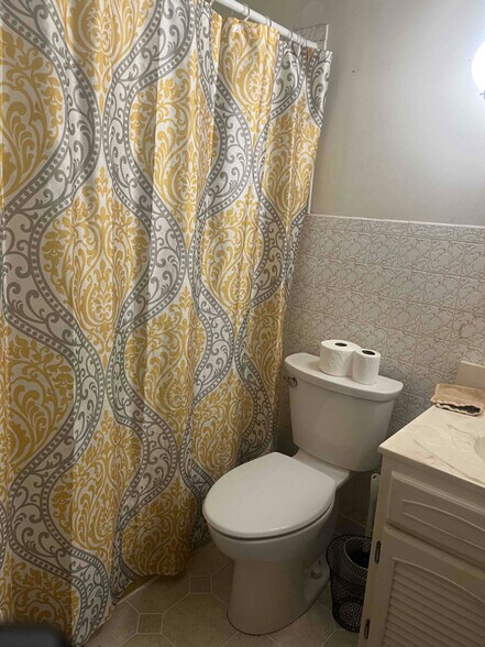 Building Photo - 12120 Valerie Dr