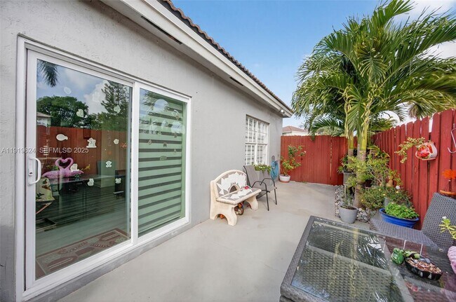 Building Photo - 10101 SW 162nd Ct