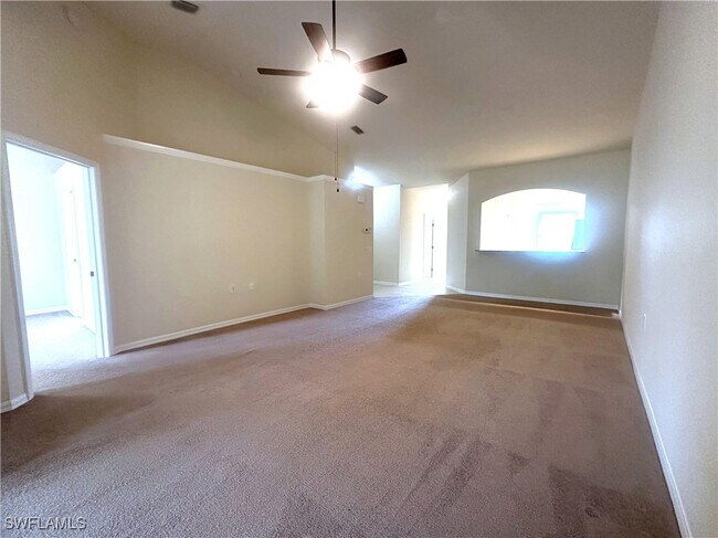 Building Photo - 1320 Charleston Square Dr