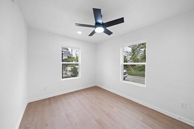Building Photo - 3521 McIlhenny St