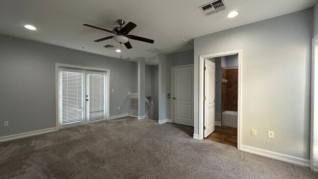Building Photo - 3720 Messina Dr