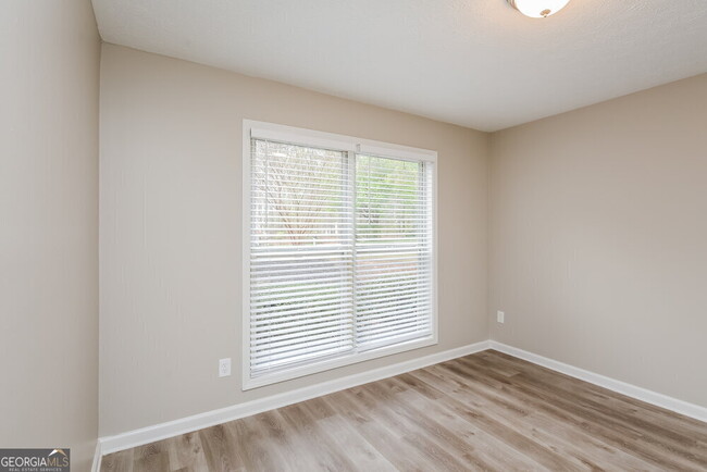 Building Photo - 5563 Newberry Point Dr