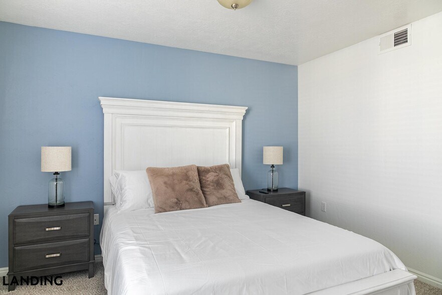 Building Photo - 5657 W Barn Rd