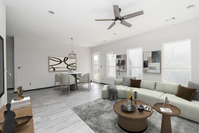 Building Photo - 209 Silverleaf Rd