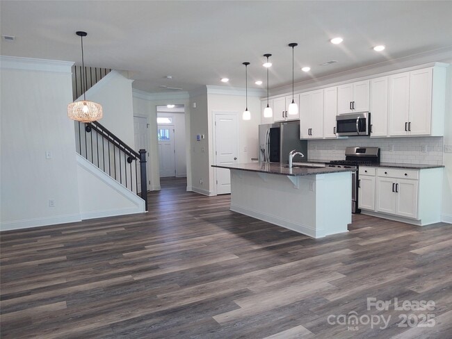 Building Photo - 2235 Blewett Dr