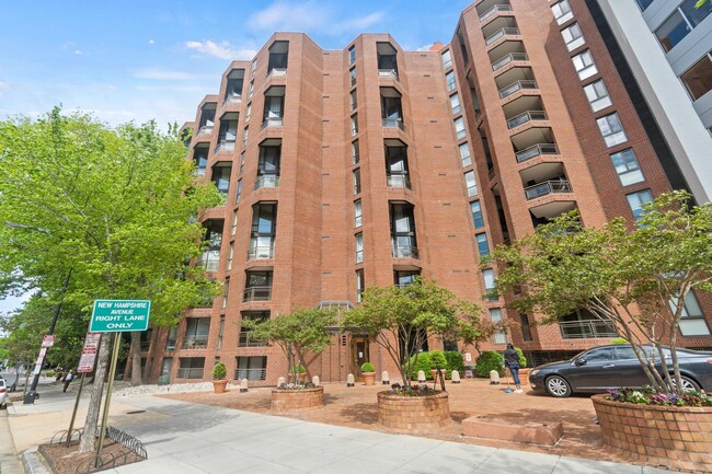 Building Photo - 1099 22nd St NW