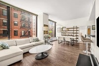 Building Photo - 505 Greenwich St