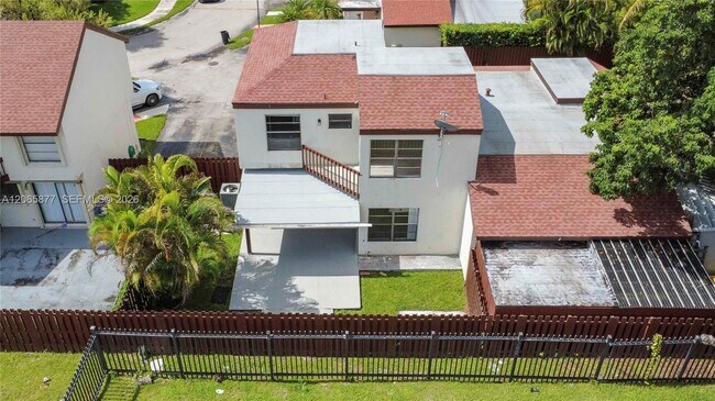 Building Photo - 622 NW 98th Ct