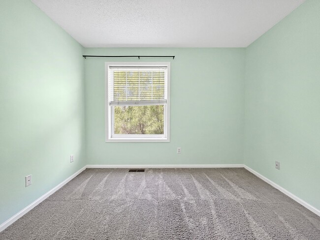 Building Photo - 8449 Forestview Ln N