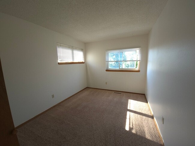 Building Photo - 2244 Goss Cir E