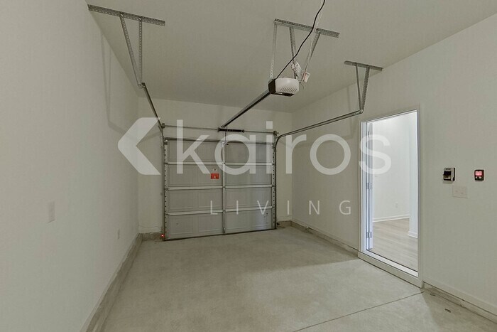 Building Photo - 114 Silver Maple Ln