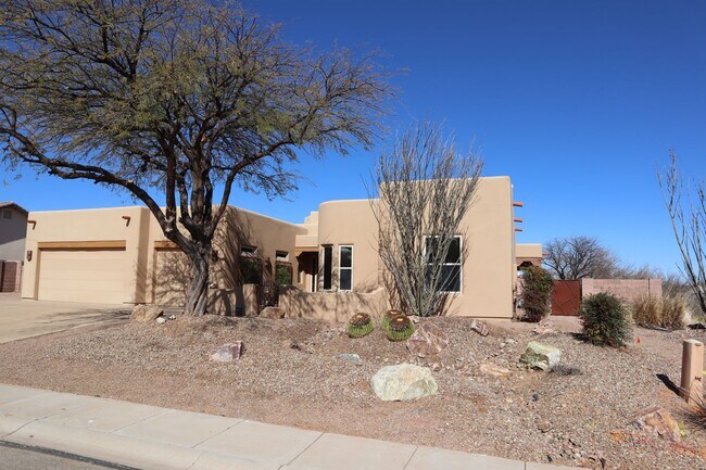 Building Photo - Your own resort! Elegant, Exclusive & Exquisite.