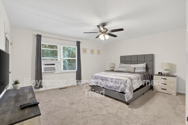 Building Photo - 115 S Mendenhall St