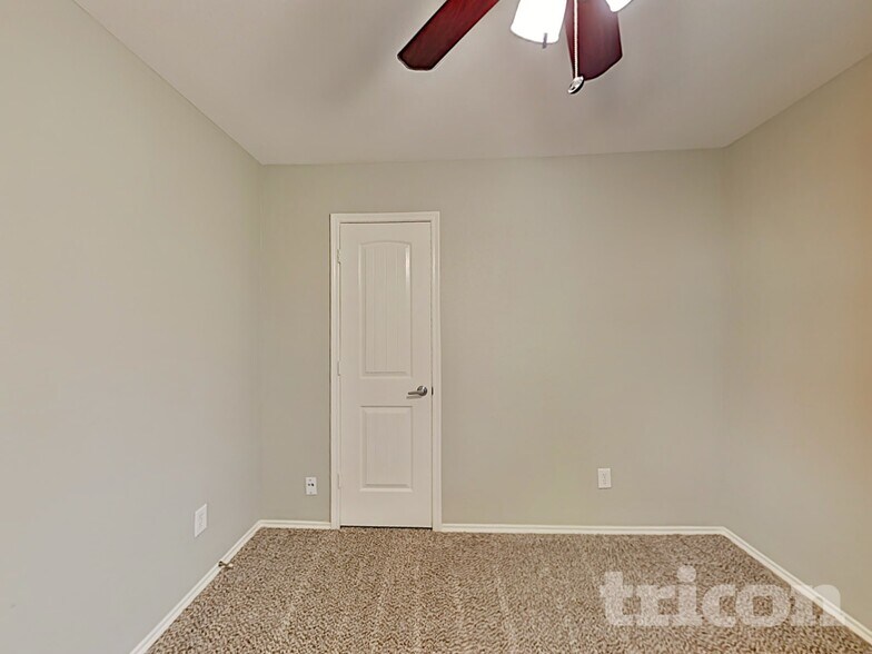 Building Photo - 626 Chapman Dr