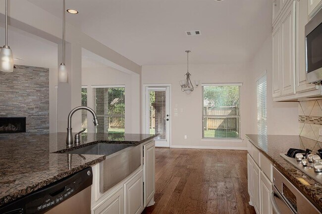 Building Photo - 8858 Van Allen Dr