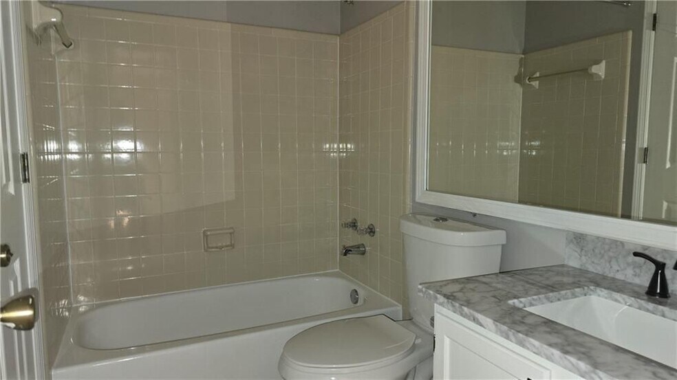 Building Photo - 1313 Red Deer Way
