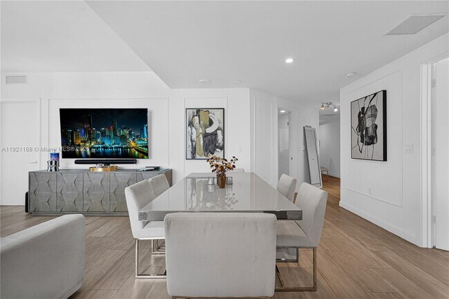 Building Photo - 45 SW 9th St